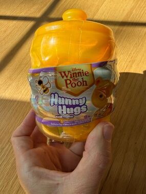 Disney Winnie the Pooh Hunny Hugs Capsule Plush - Styles May Vary